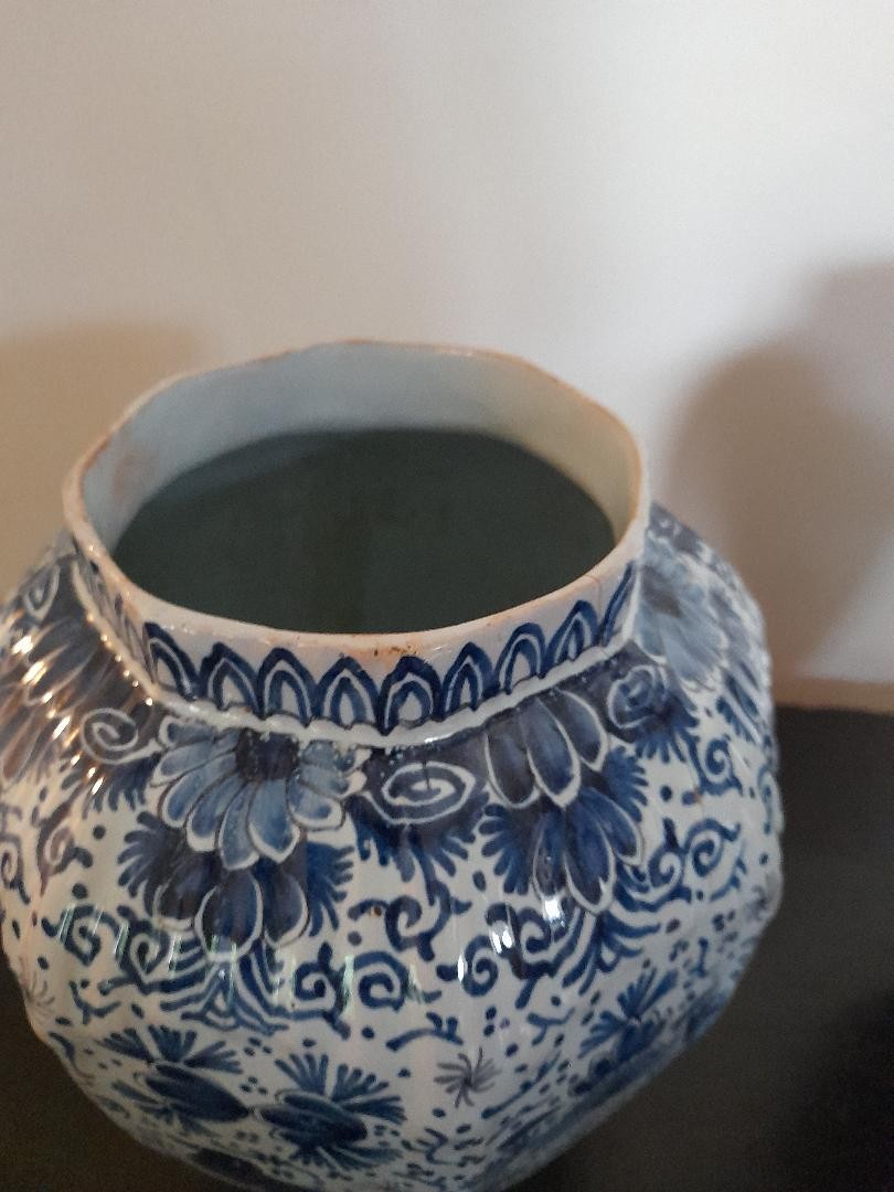 Paire de pots couverts en faïence de DELFT-photo-1