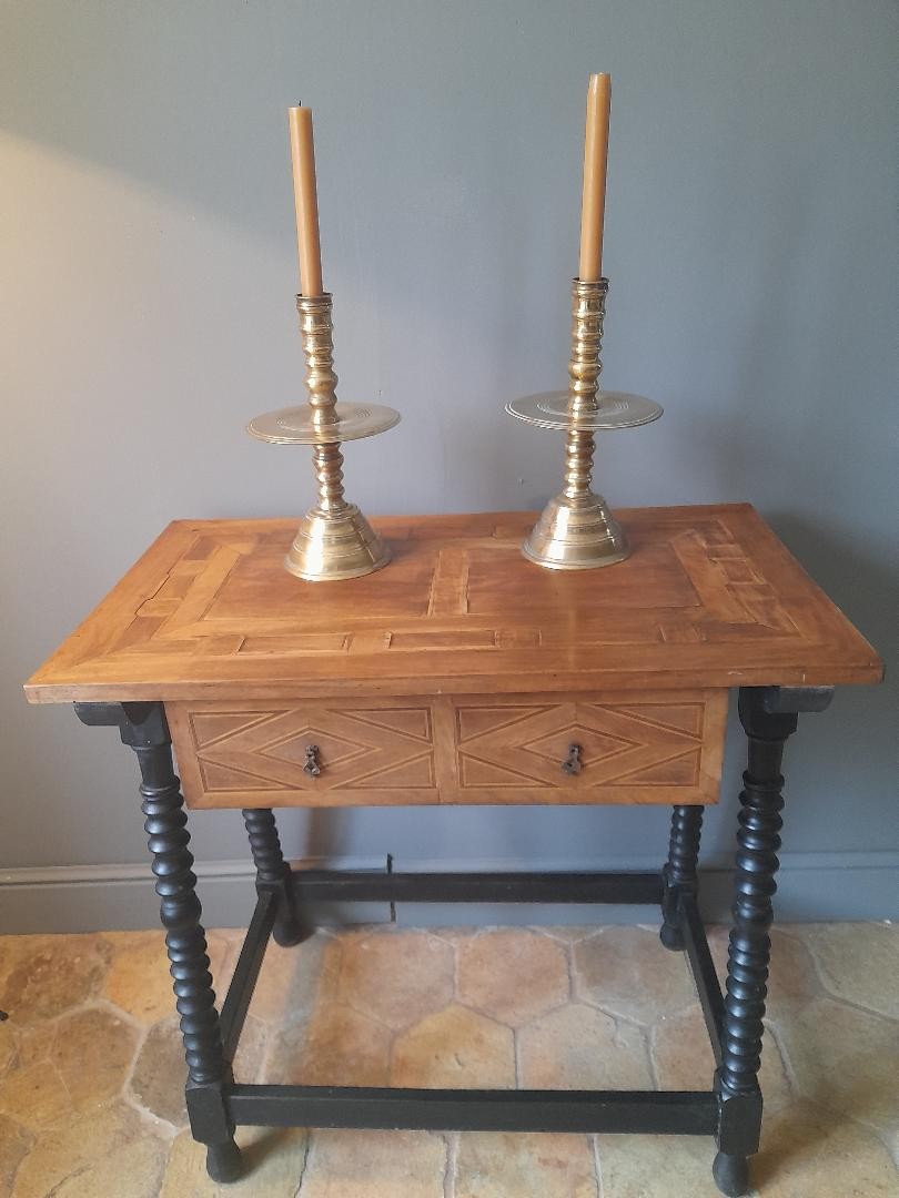 Table espagnole ou piètement de cabinet