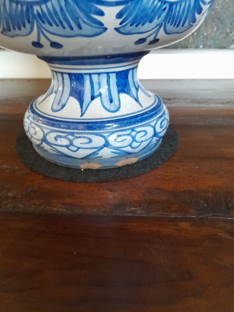 Grand cache pot en faience de Nevers manufacture Montagnon-photo-3