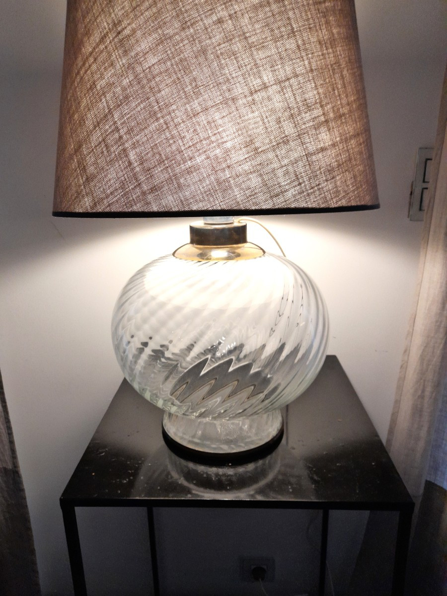 Large Clear Glass Lamp With Spiral Patterns-photo-2