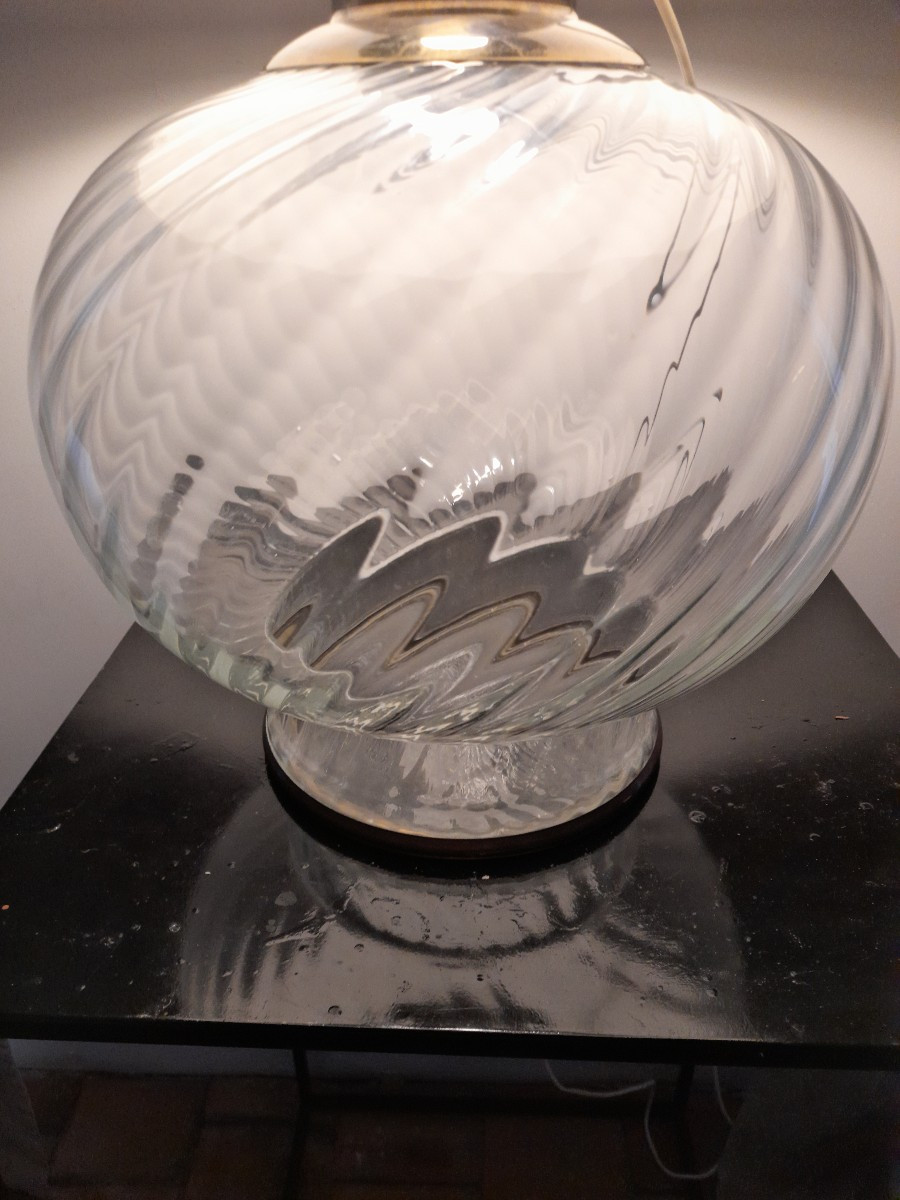 Large Clear Glass Lamp With Spiral Patterns-photo-3