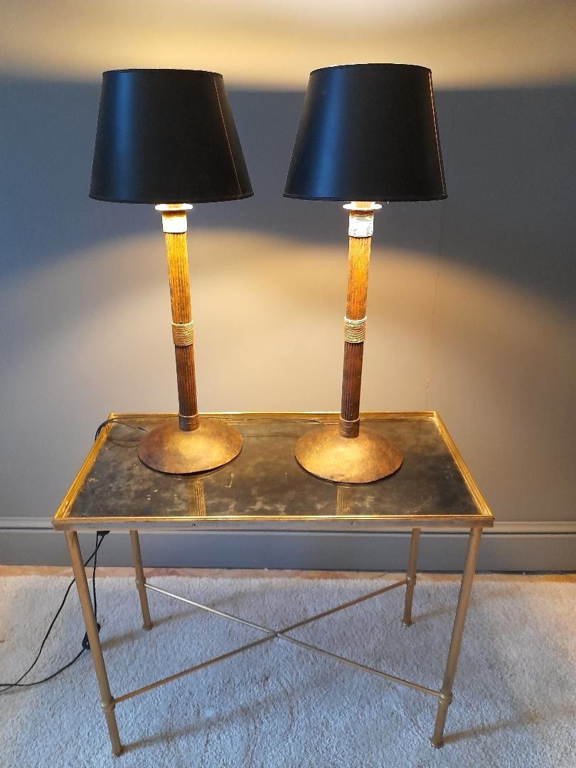 Paire de lampes en métal patiné