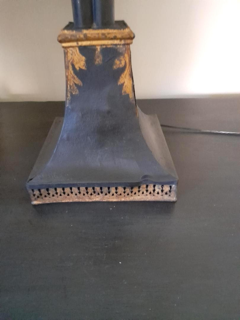 Pair Of Lamps In Black And Gilded Sheet Metal XIX è-photo-2