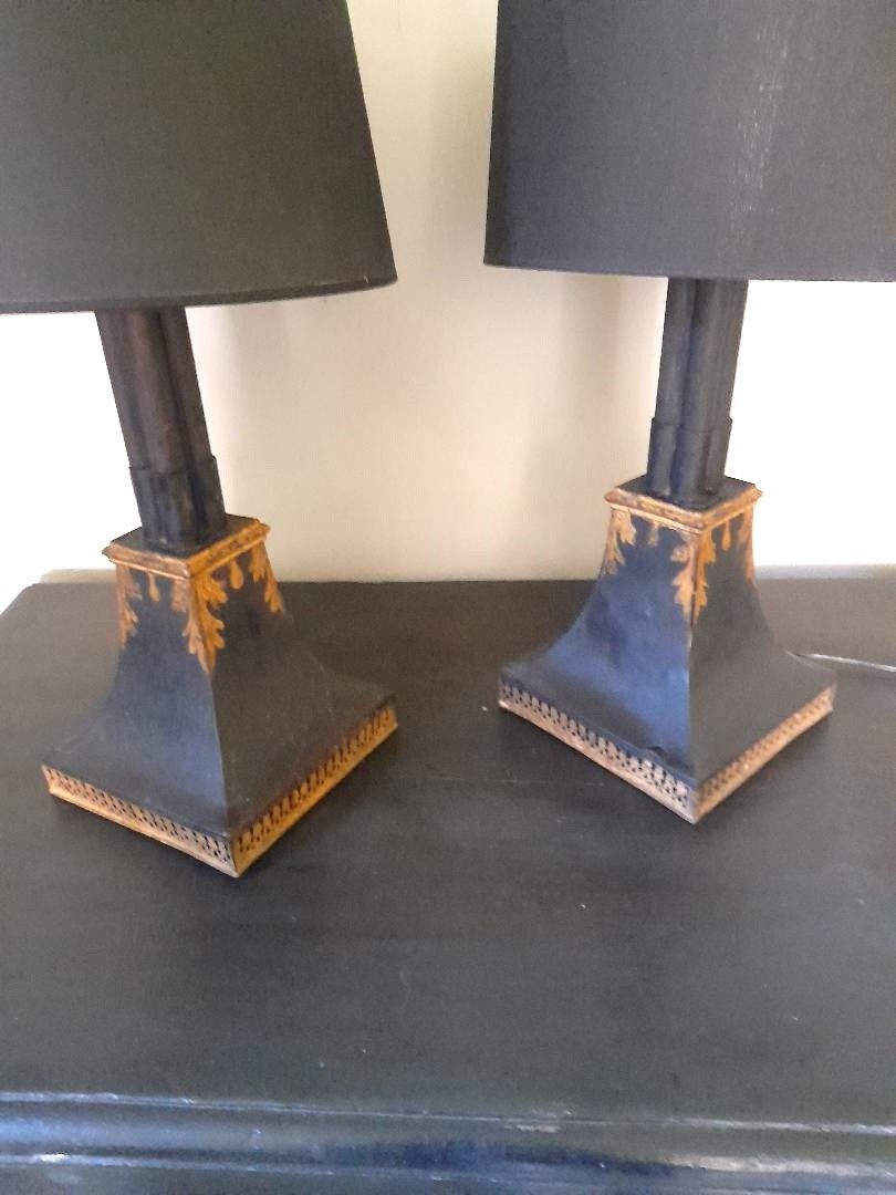 Pair Of Lamps In Black And Gilded Sheet Metal XIX è