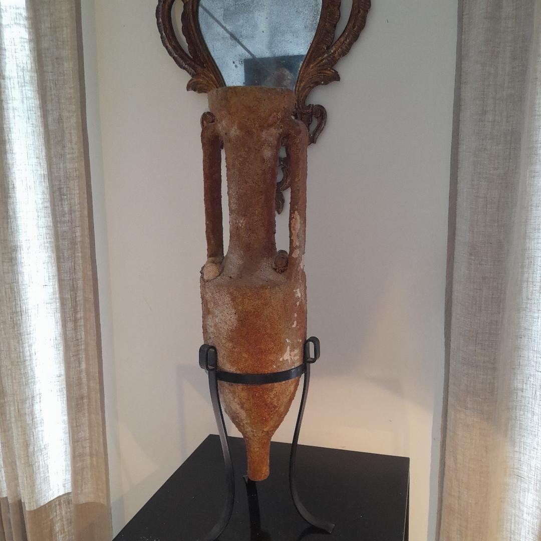 Amphora Without The Antique Style