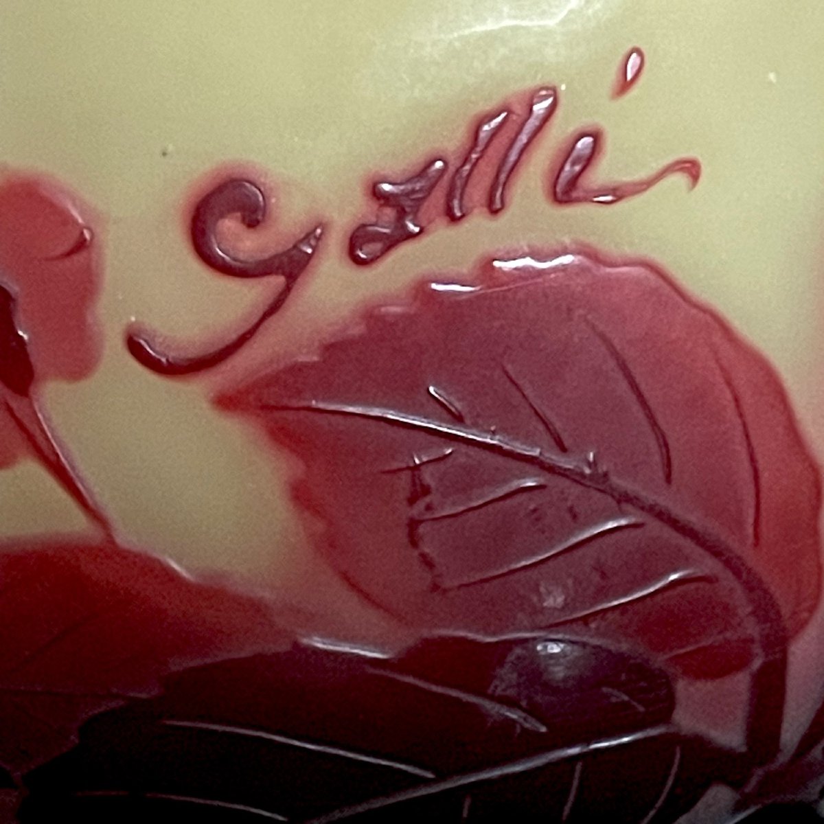 Charming Small Vase By émile Gallé – Apple Blossom Décor-photo-3