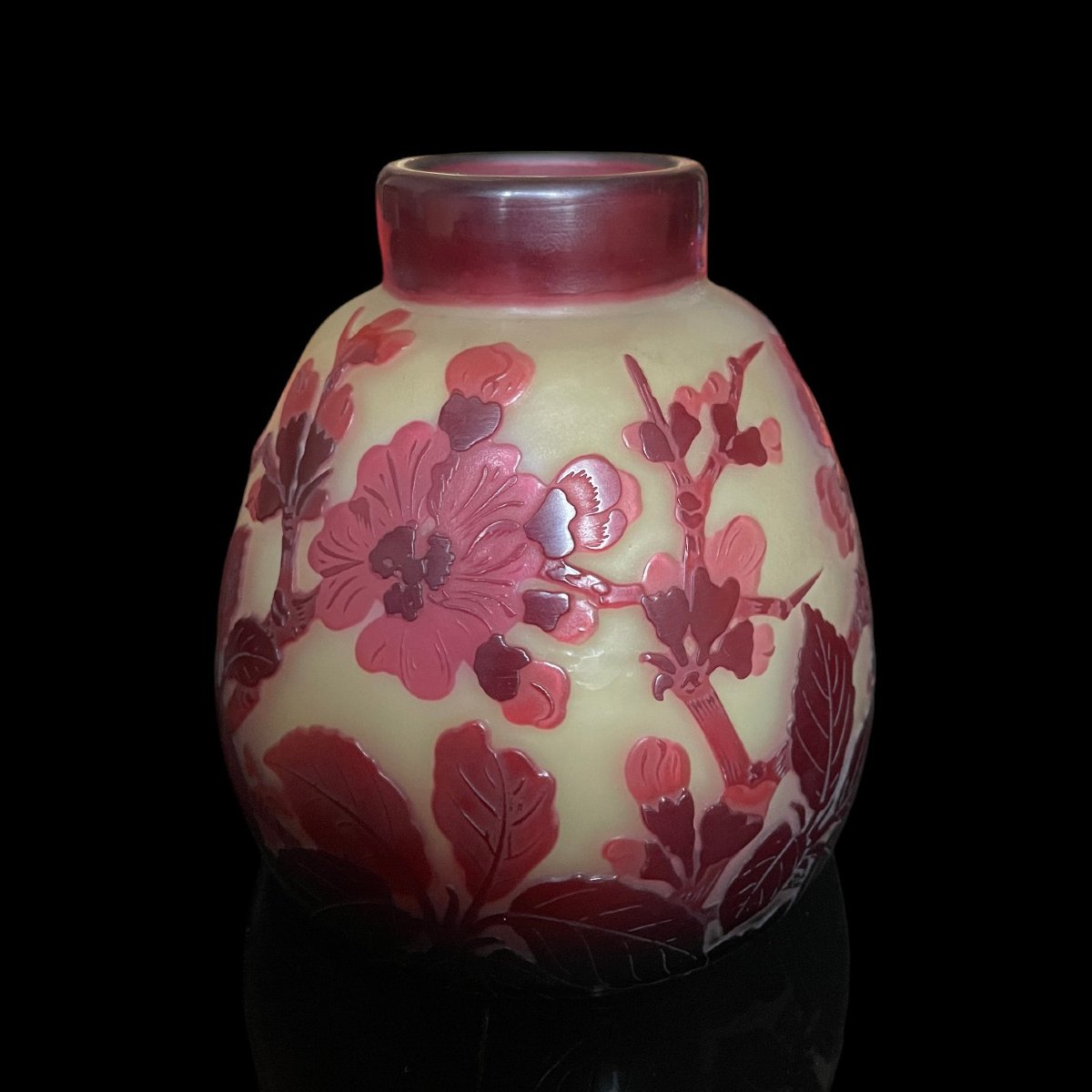 Charming Small Vase By émile Gallé – Apple Blossom Décor-photo-4