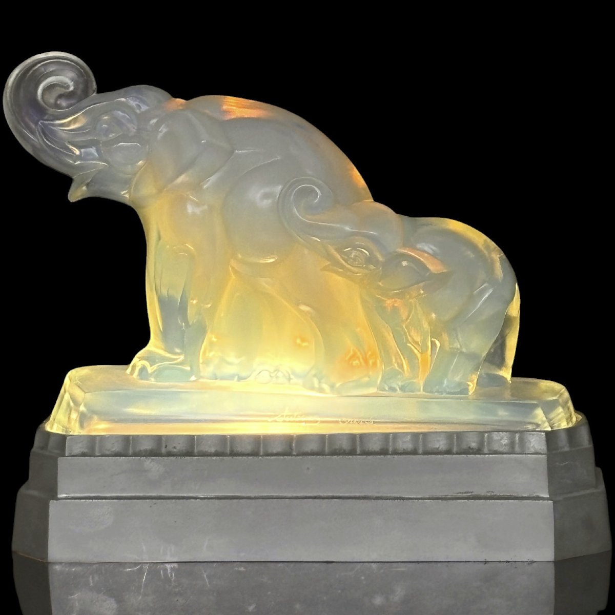 Sculpture Art Déco aux éléphants de Sabino-photo-1
