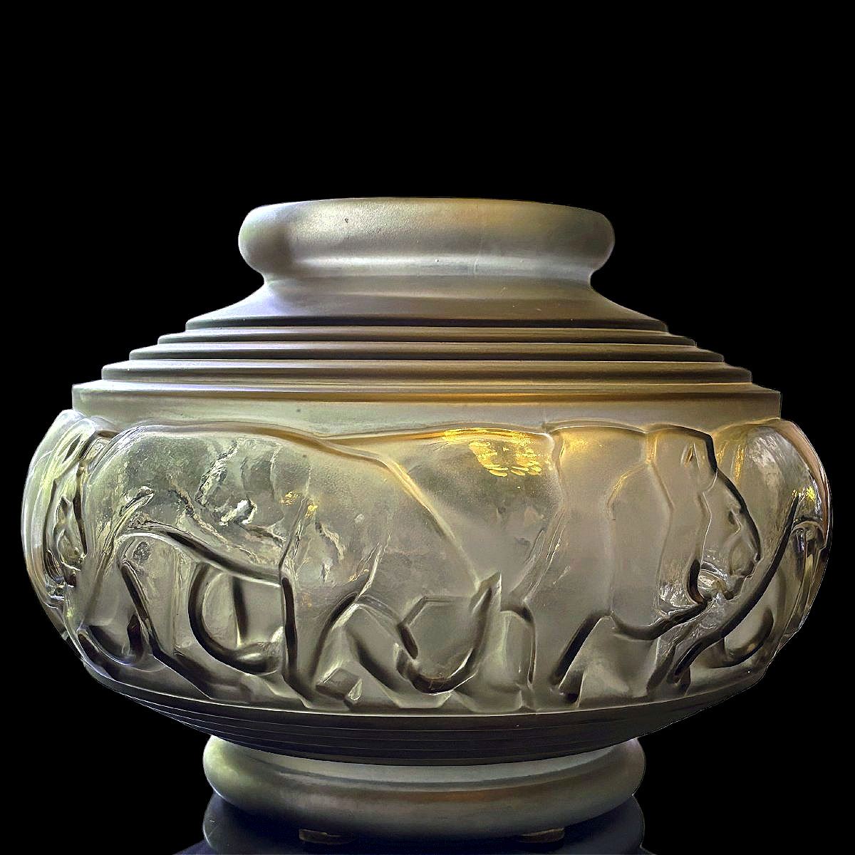 Vase Art Déco aux lions de Pierre d'Avesn-photo-2