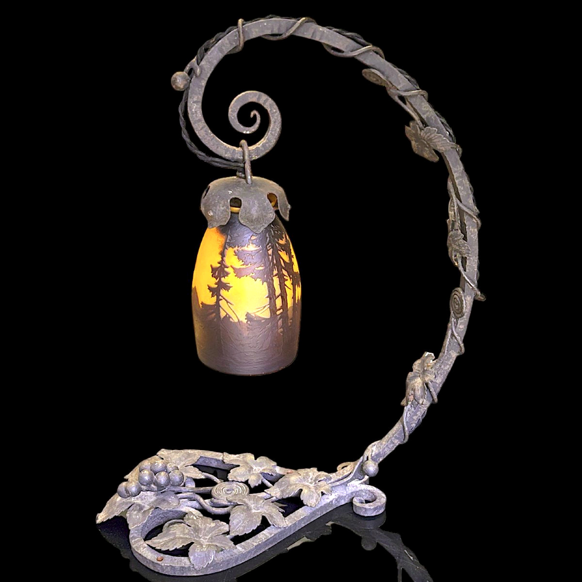 Muller Frères Lunéville Lamp With Mountain Design-photo-2