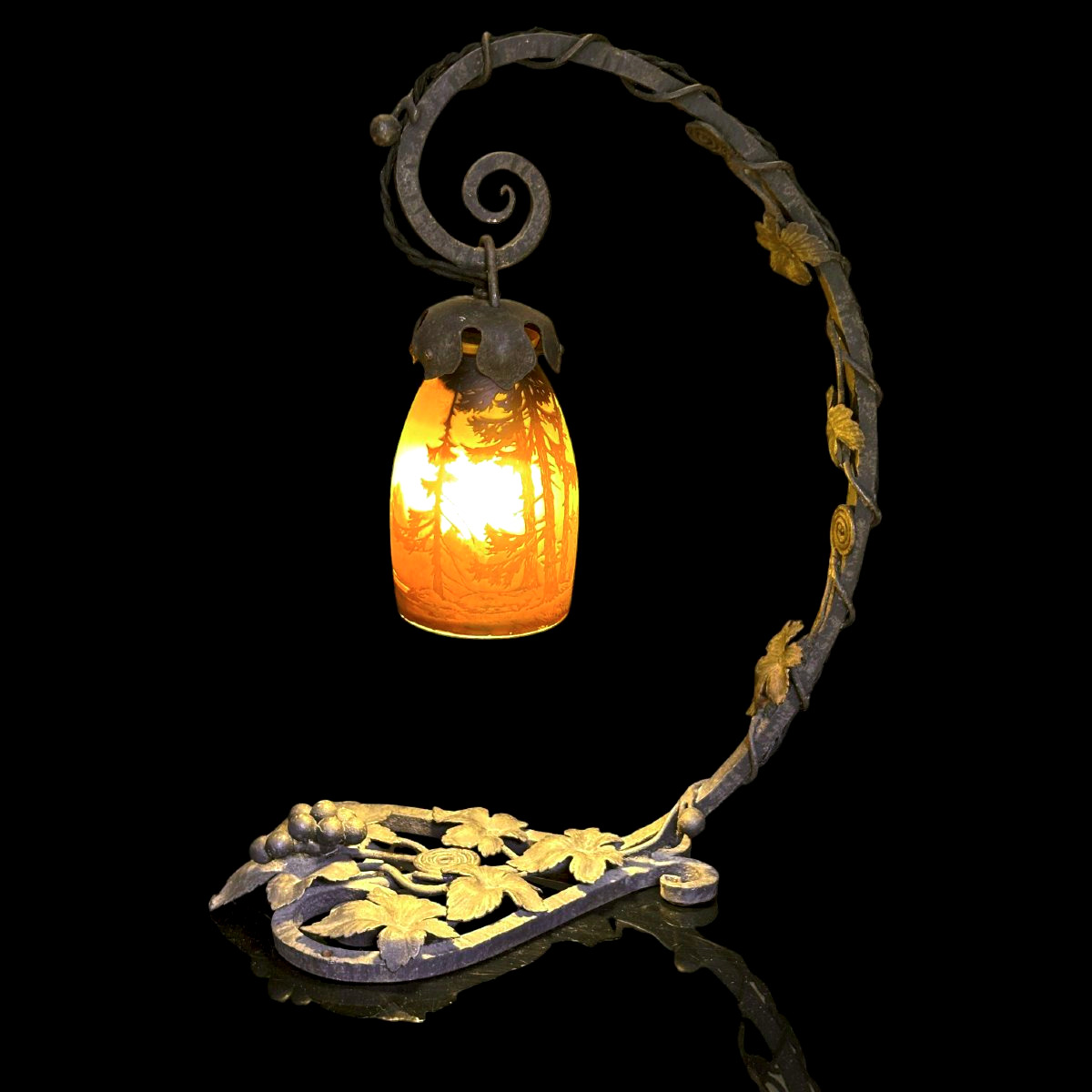 Muller Frères Lunéville Lamp With Mountain Design-photo-3