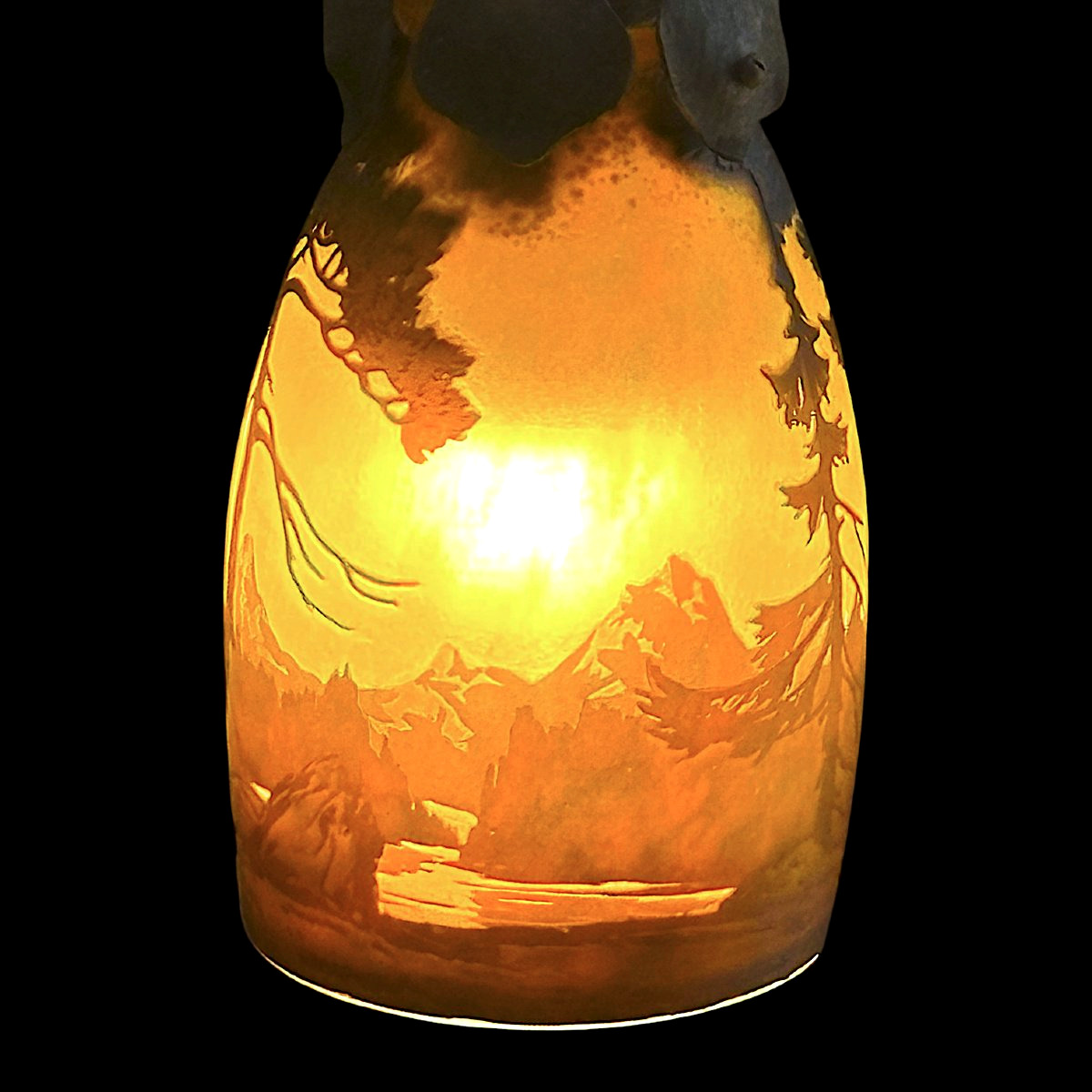 Muller Frères Lunéville Lamp With Mountain Design-photo-3
