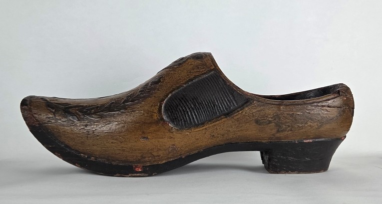 Enseigne de sabotier en bois_Art Populaire