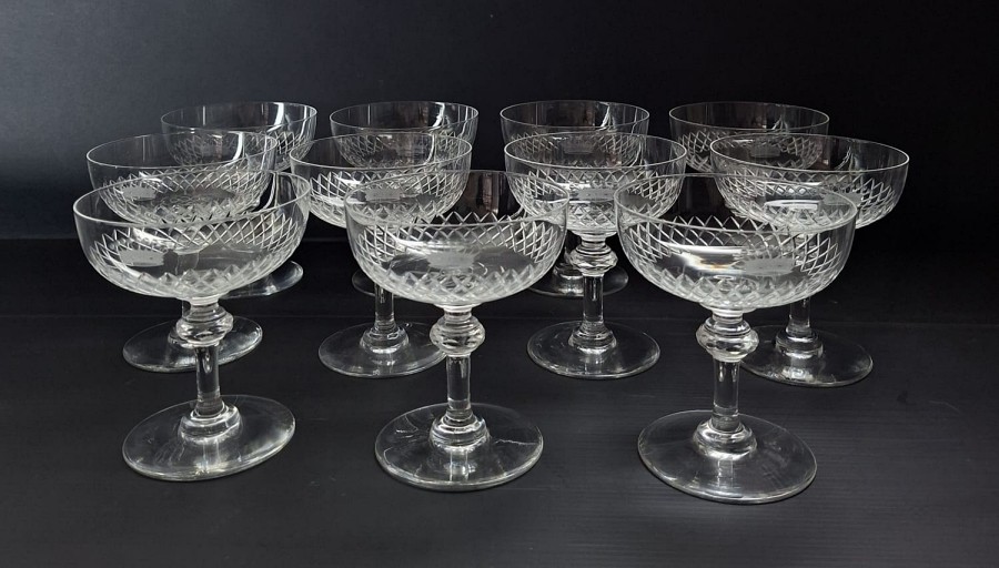 Série de onze  coupes en cristal _ Couronne de Comte _ XIXème
