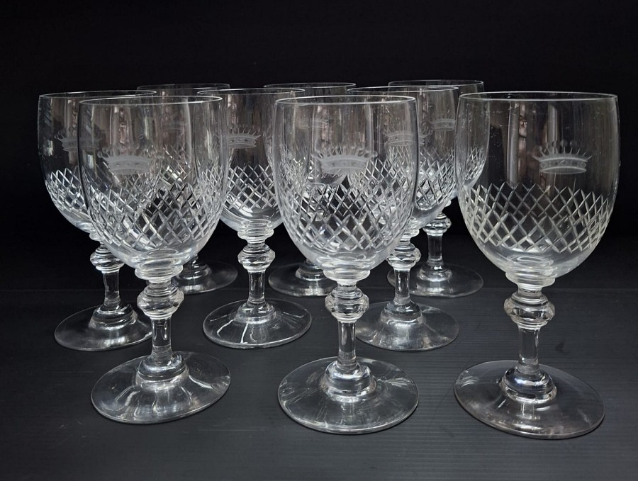 Série de neuf verres à eau en cristal _ Couronne de Comte _ XIXème
