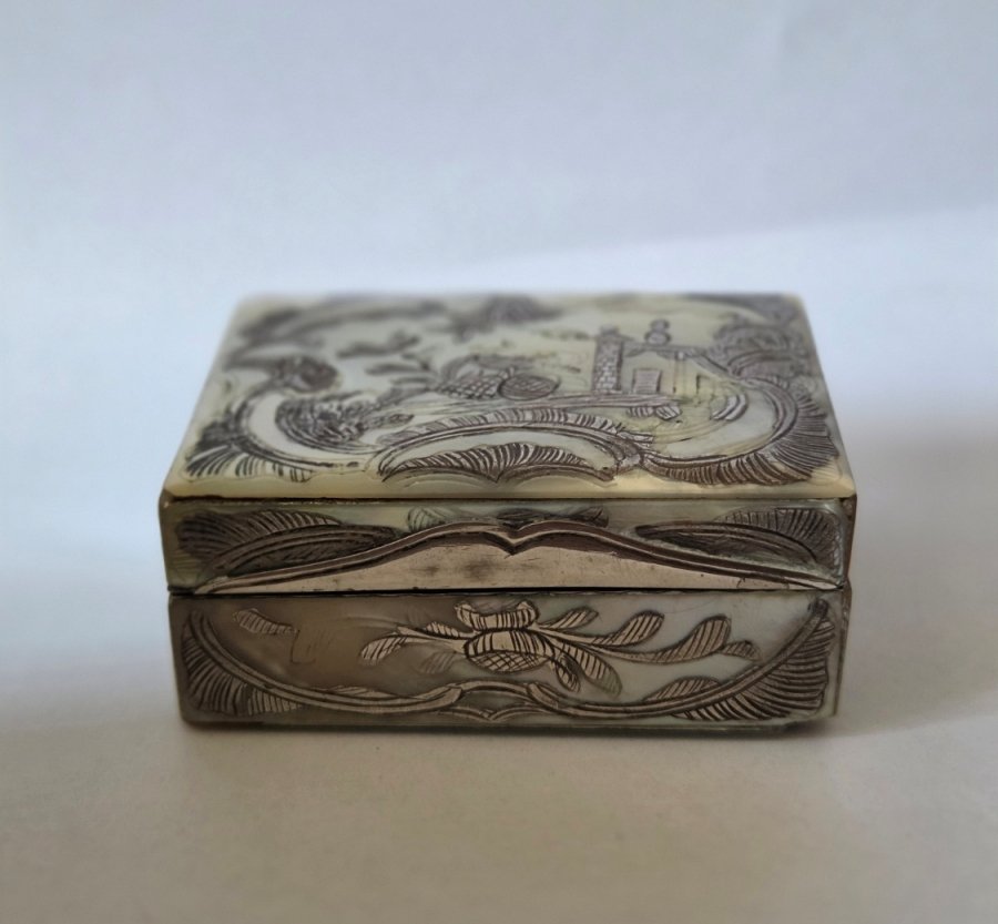 Fly Box _ Louis XVI