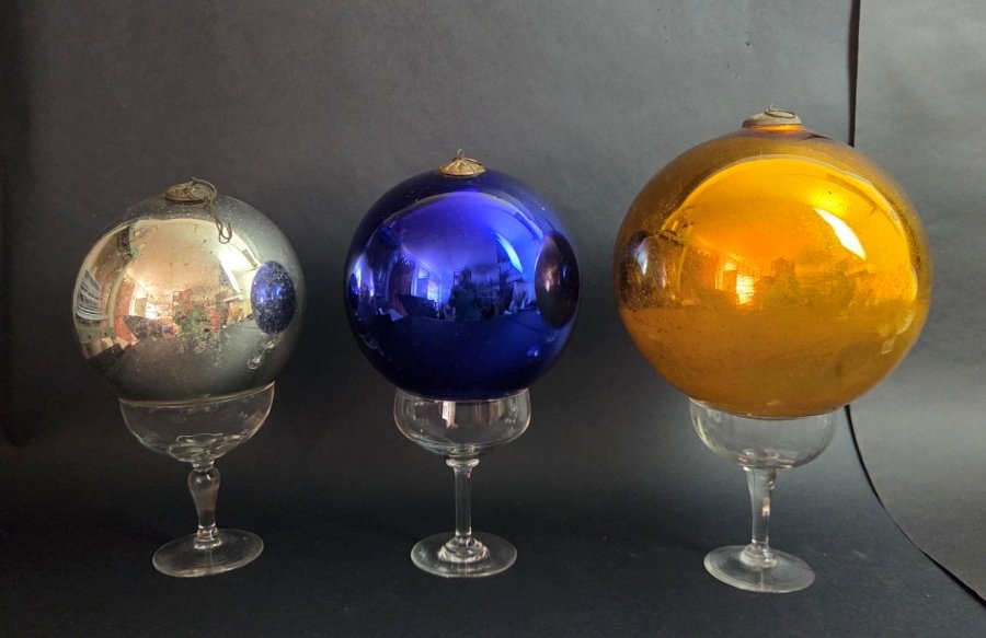 Boules De Pardon En Verre Eglomisé_XIXeme