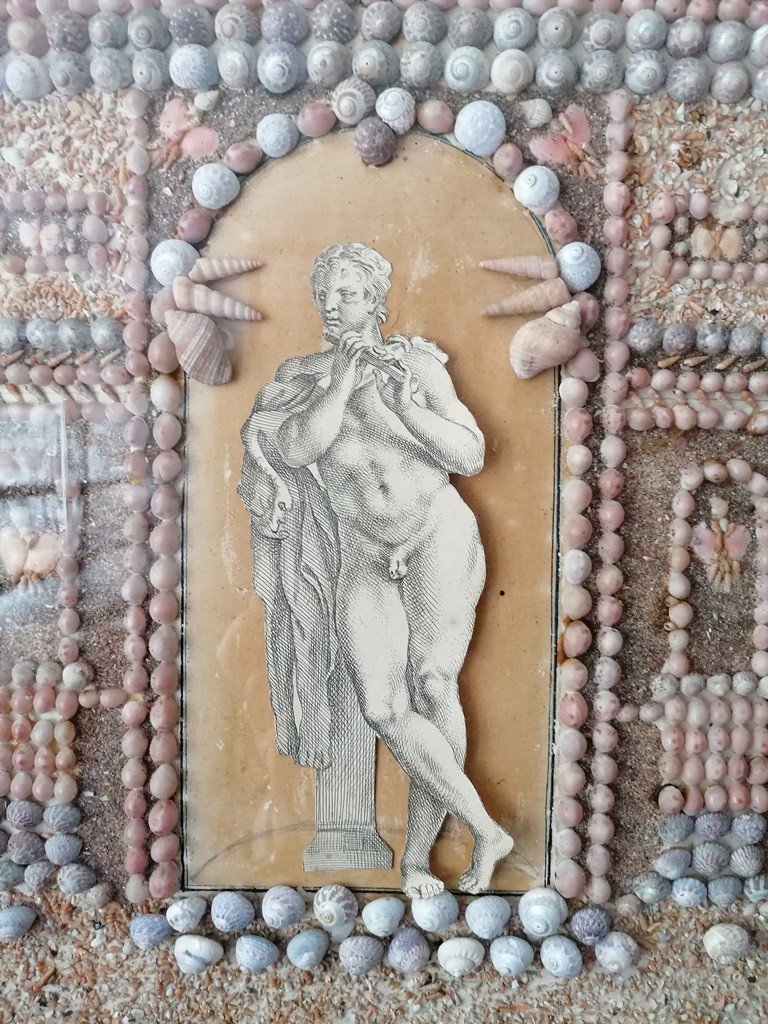 19th Century Shell Table.-photo-3