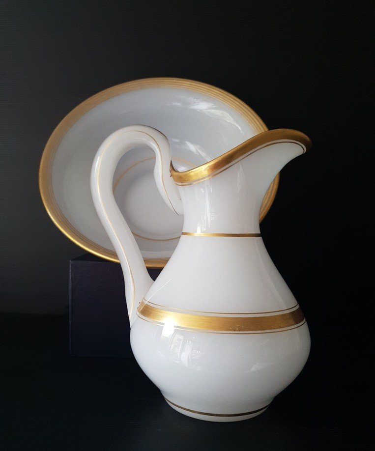 White And Gold Opaline Toilet Bowl And Pitcher-photo-4