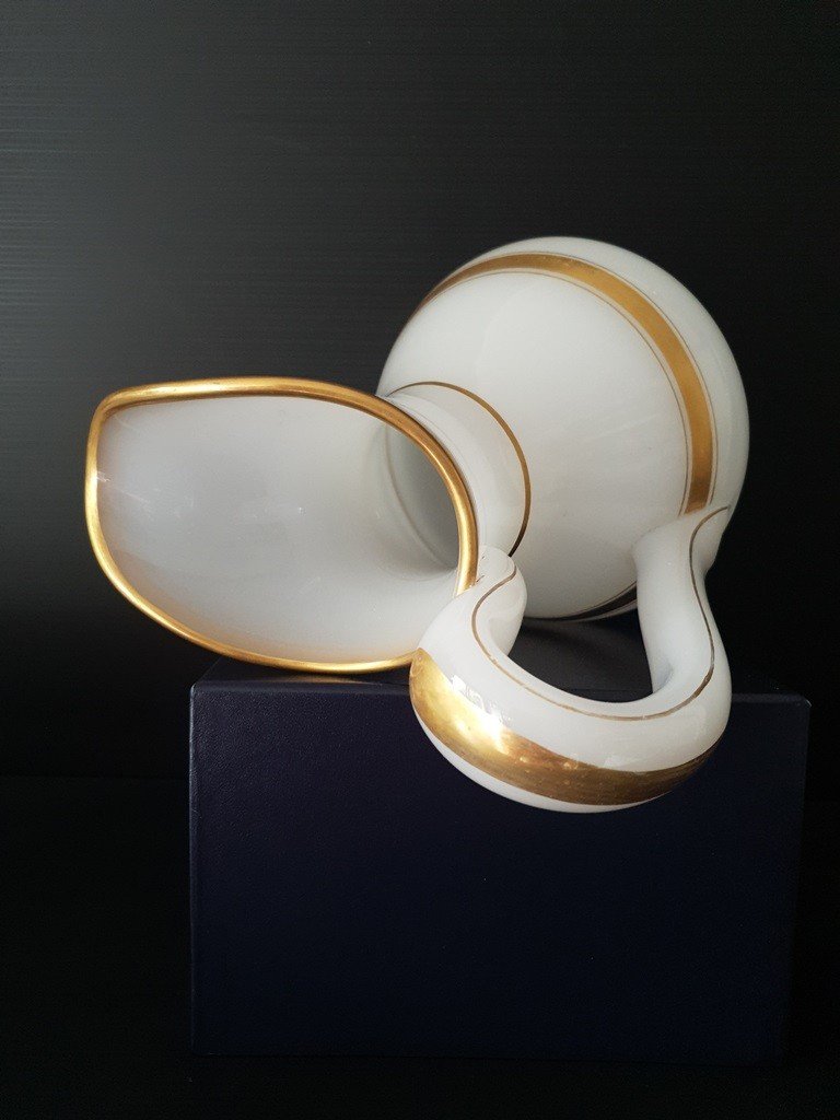 White And Gold Opaline Toilet Bowl And Pitcher-photo-3