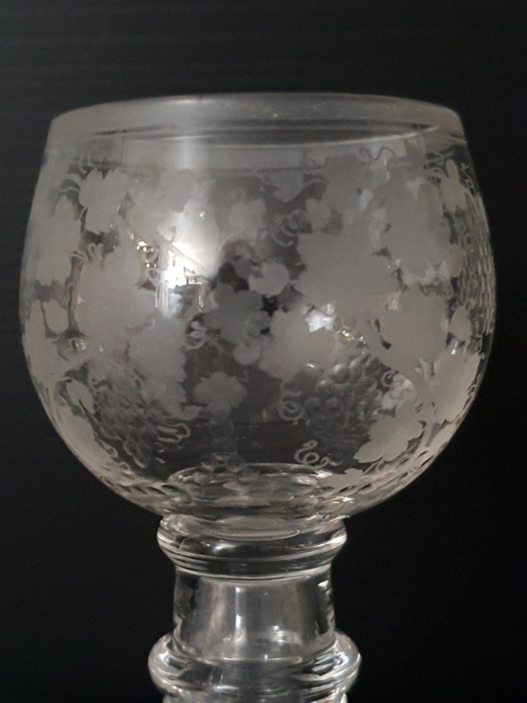 Eight Engraved Crystal Rhinestone Wine Glasses.-photo-3
