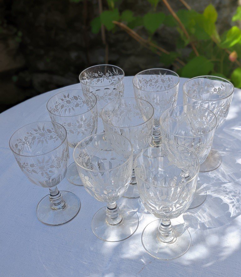 Série De Neuf Verres Taillés Et Gravés De Baccarat-photo-1