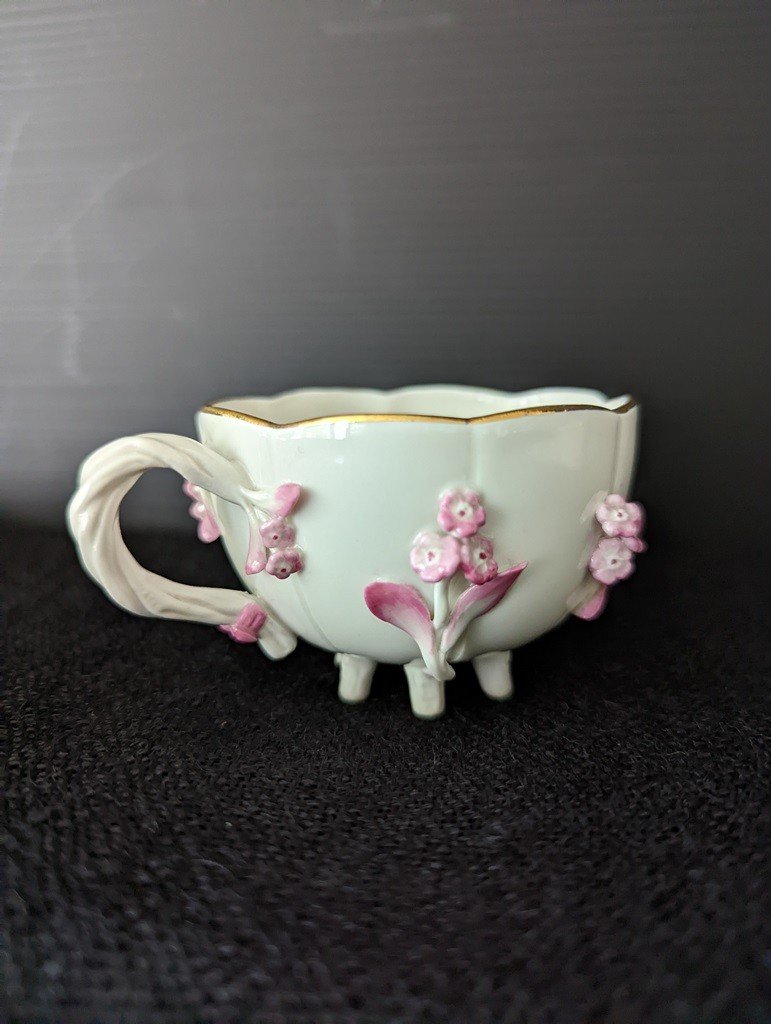 Cup And Saucer Meissen White And Pink Nineteenth.-photo-3