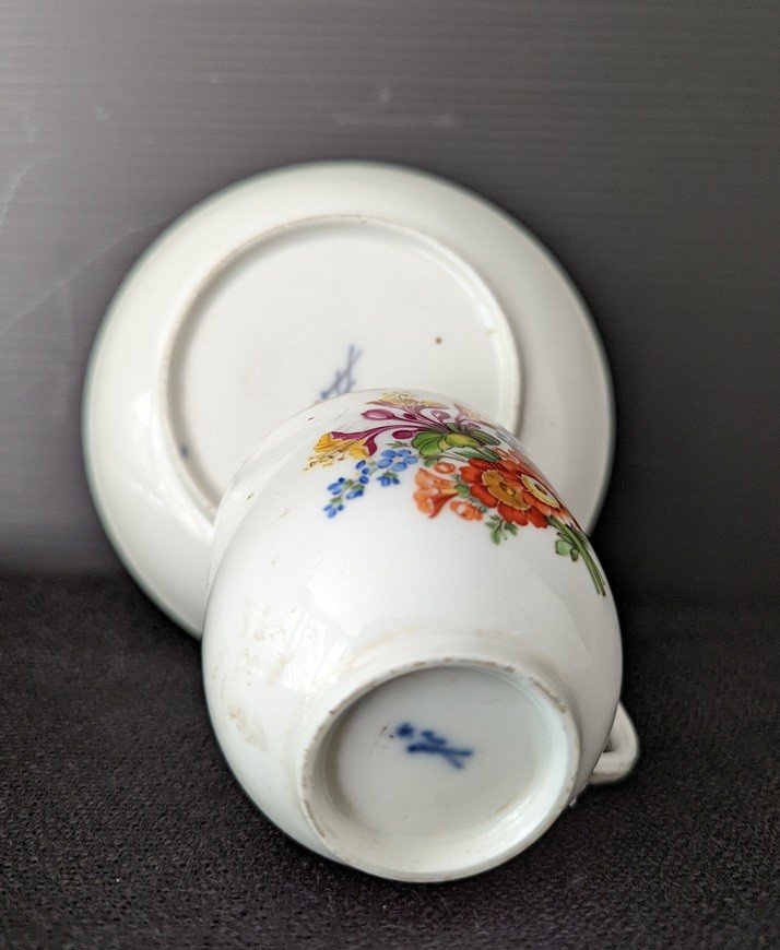 Eighteenth Meissen Cup And Saucer.-photo-3