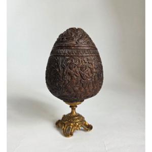 Noix de coco sculptée_ Figure de monstre _ XIXeme