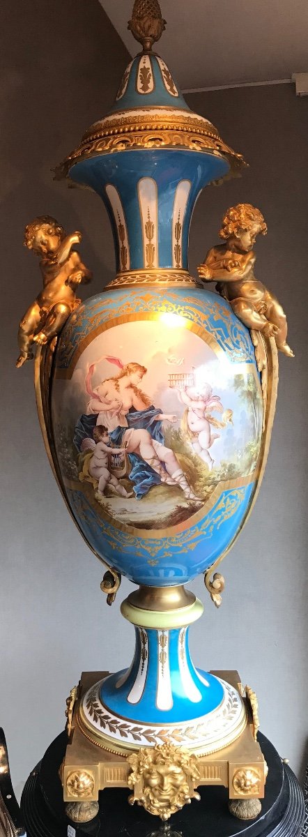 Paire De Vases Sèvres Bleu Ciel Sur Monture De Bronze Doré Signé Quentin. Réf: 199-photo-2