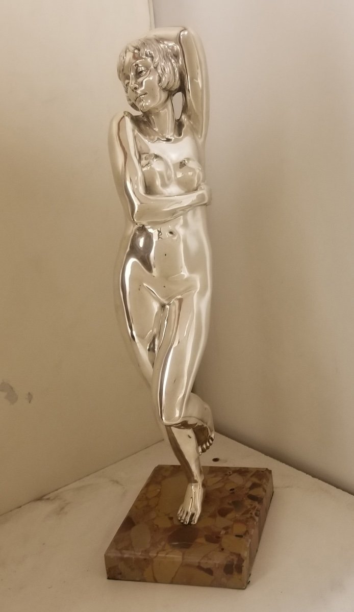 Femme Nue Sur Son Socle De Brocatelle, Signé Marie Louise Simard. Ref 403