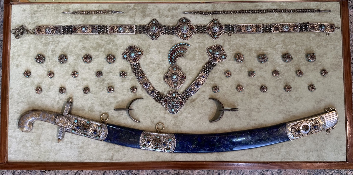  Rare State Set Of Decorative Attire XIXème