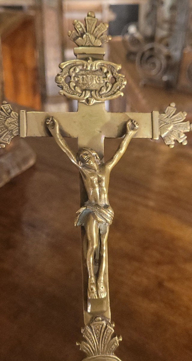 Croix bénitier en bronze-photo-1