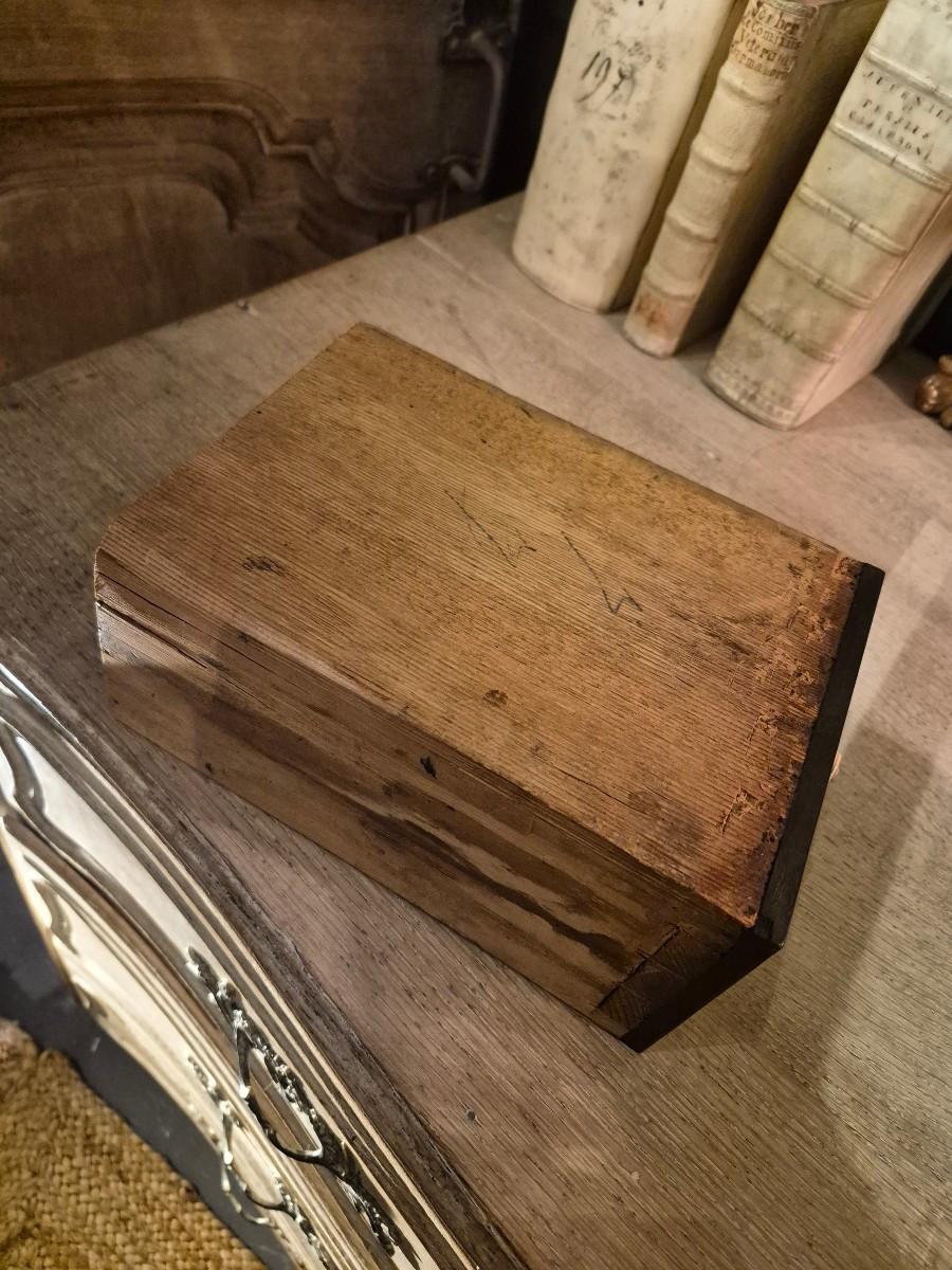 17th Century Cabinet-photo-6