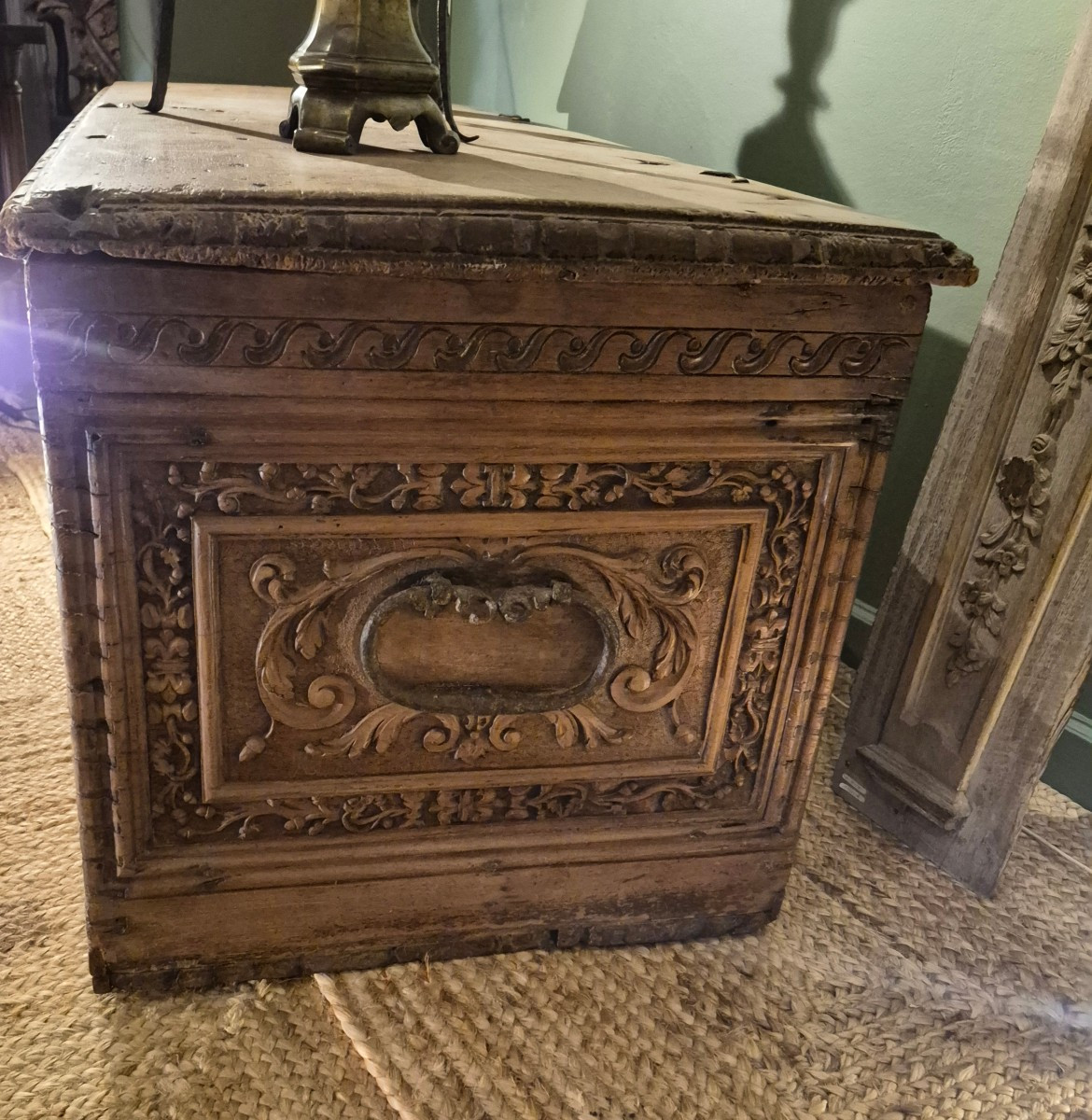 17th Century Walnut Chest-photo-3