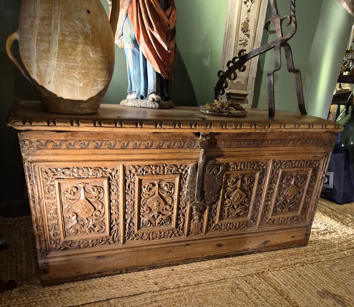 17th Century Walnut Chest-photo-7