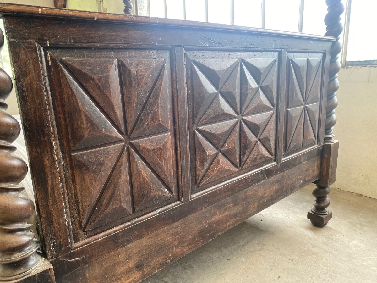 Four-poster Bed From The 17th Century, Known History-photo-3