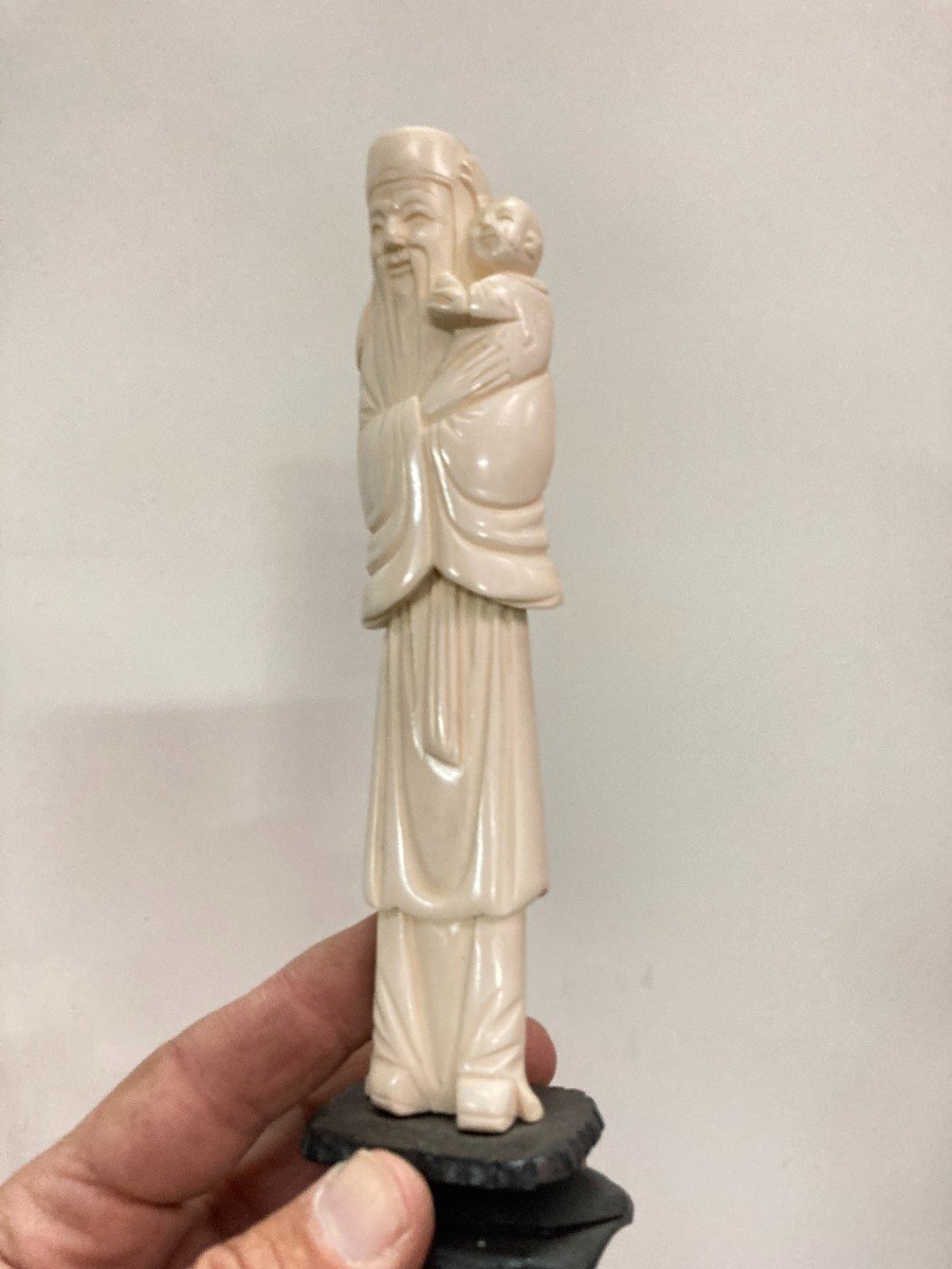 Small Ivory Statuette Representing An Old Man And A Child-photo-2