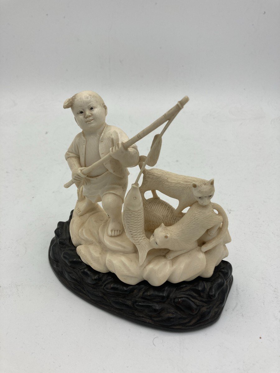 Lovely Ivory Group Representing A Fisherman And Two Cats Wishing To Steal His Fish