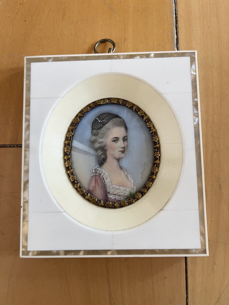 Miniature sur ivoire représentant une jeune femme du XVIII eme siècle-photo-2