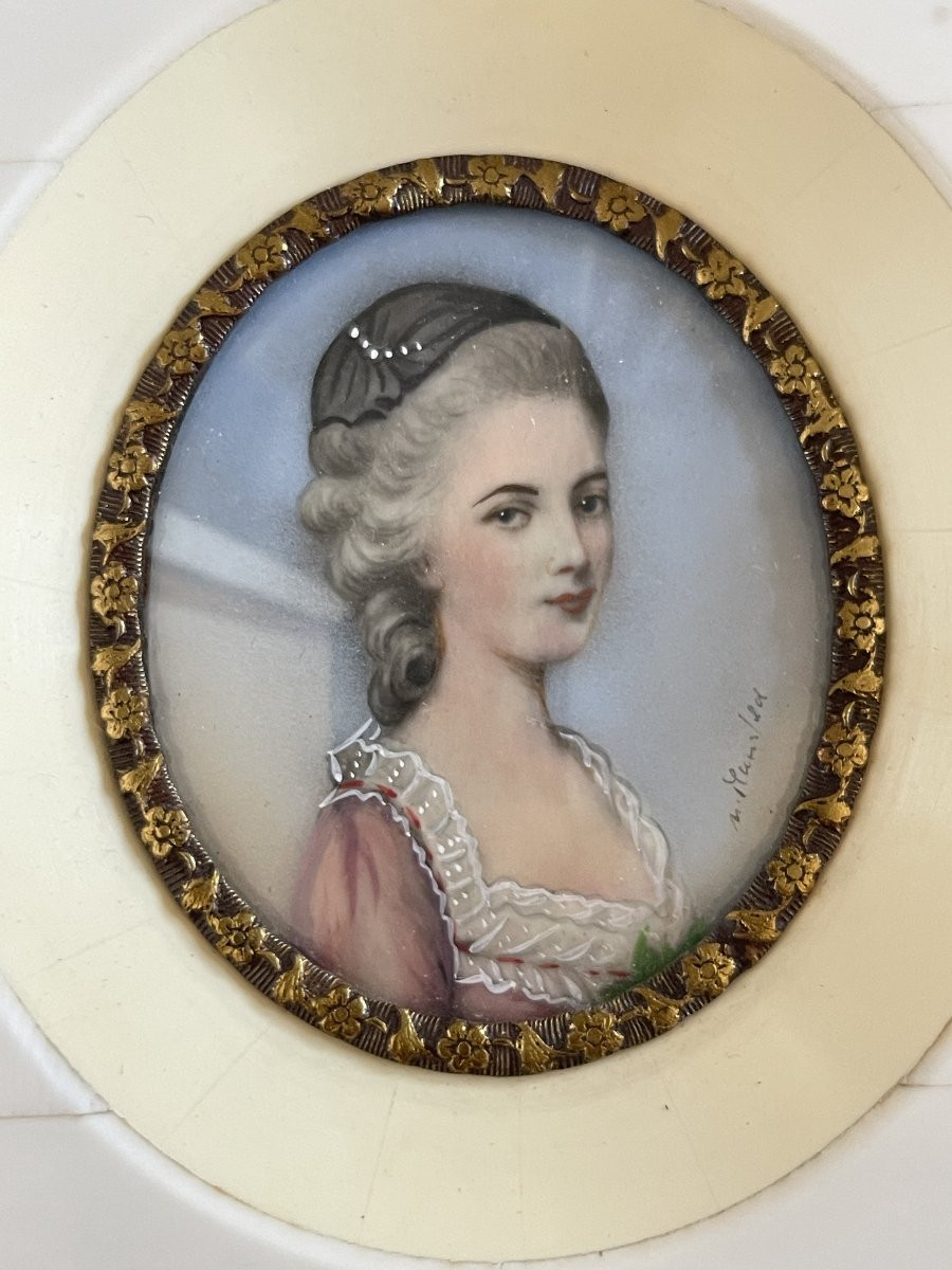 Miniature sur ivoire représentant une jeune femme du XVIII eme siècle-photo-3