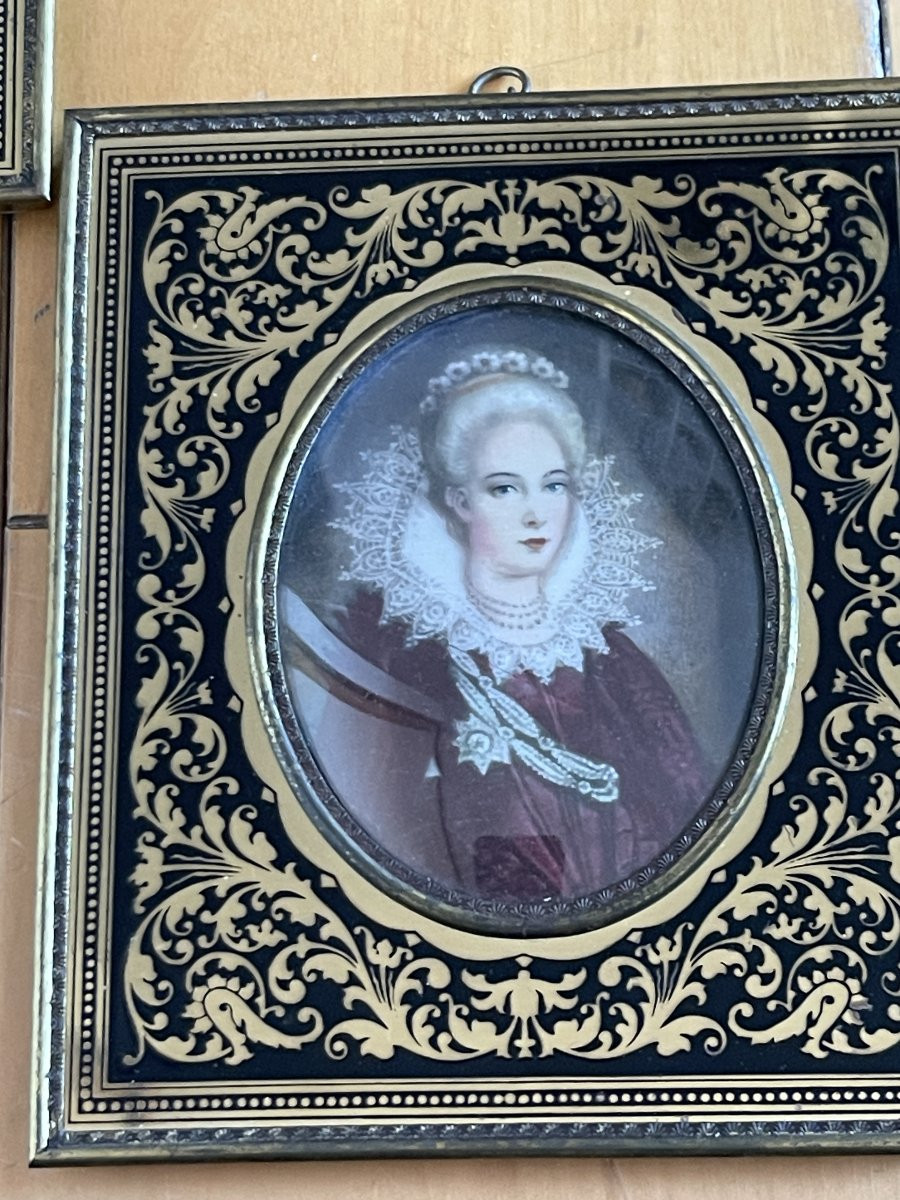 Ensemble de 3 miniatures sur ivoire représentant des femmes du XVII ème siècle-photo-3