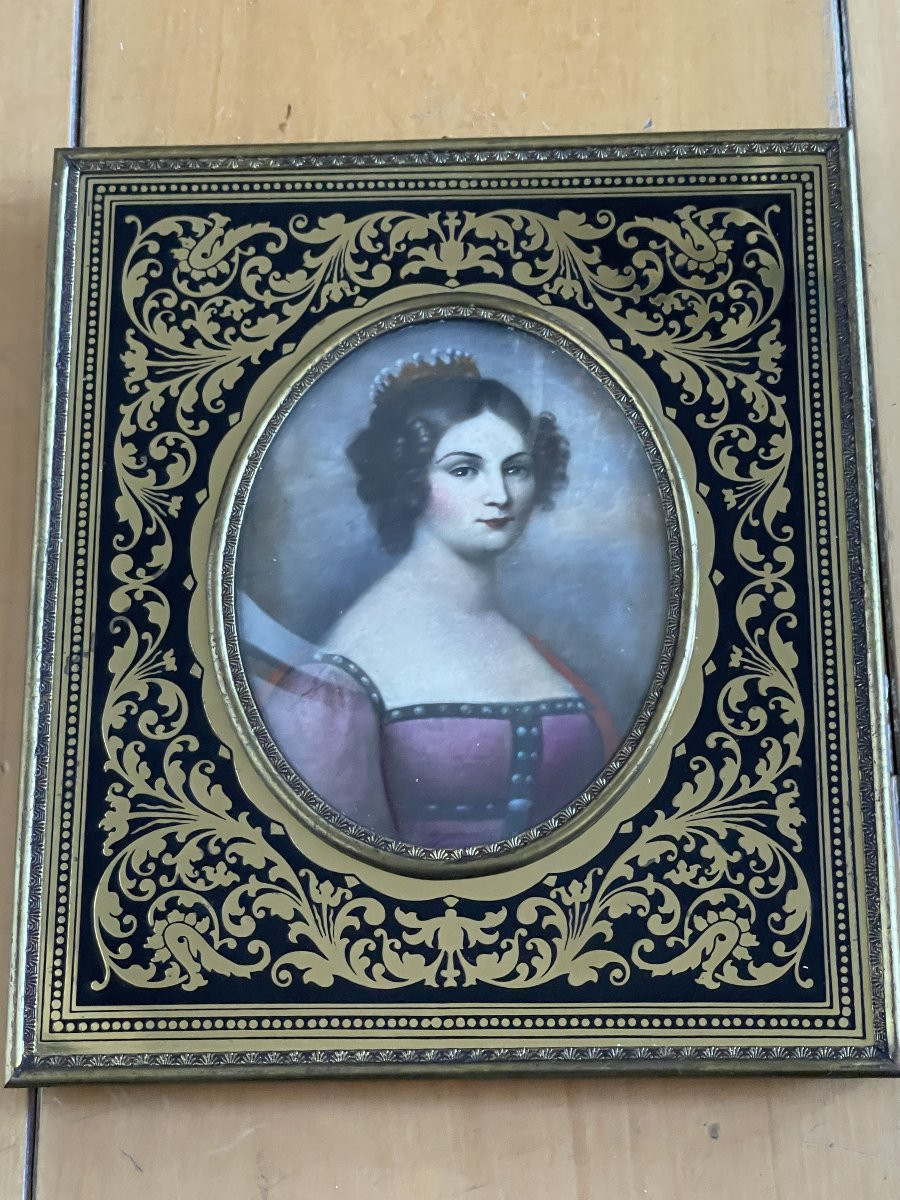 Ensemble de 3 miniatures sur ivoire représentant des femmes du XVII ème siècle-photo-4