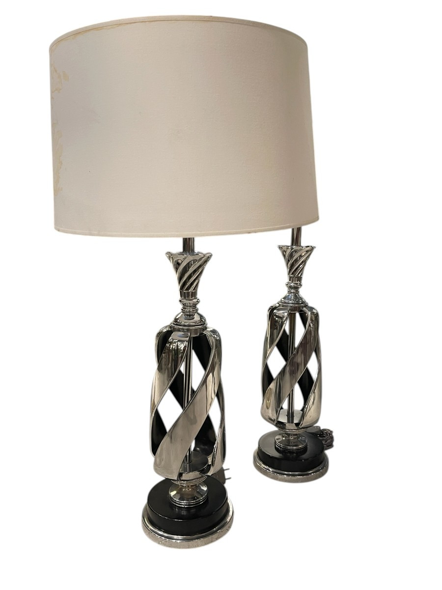 Paire de lampes en métal chromé vers 1970