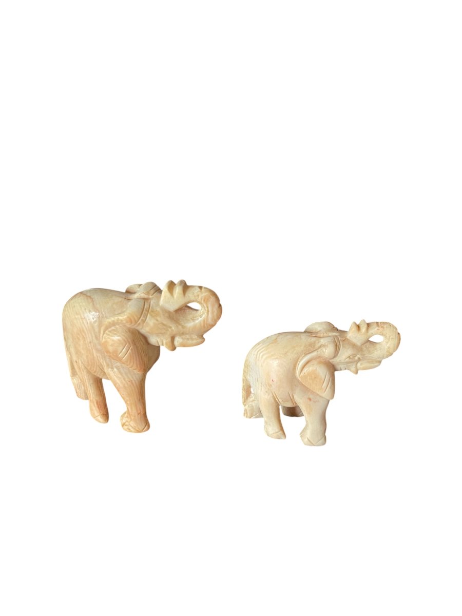 Deux elephants en ivoire -photo-1