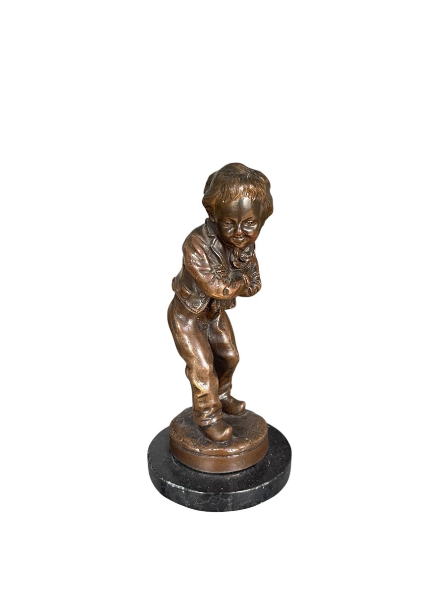 Small Bronze Sculpture -photo-1