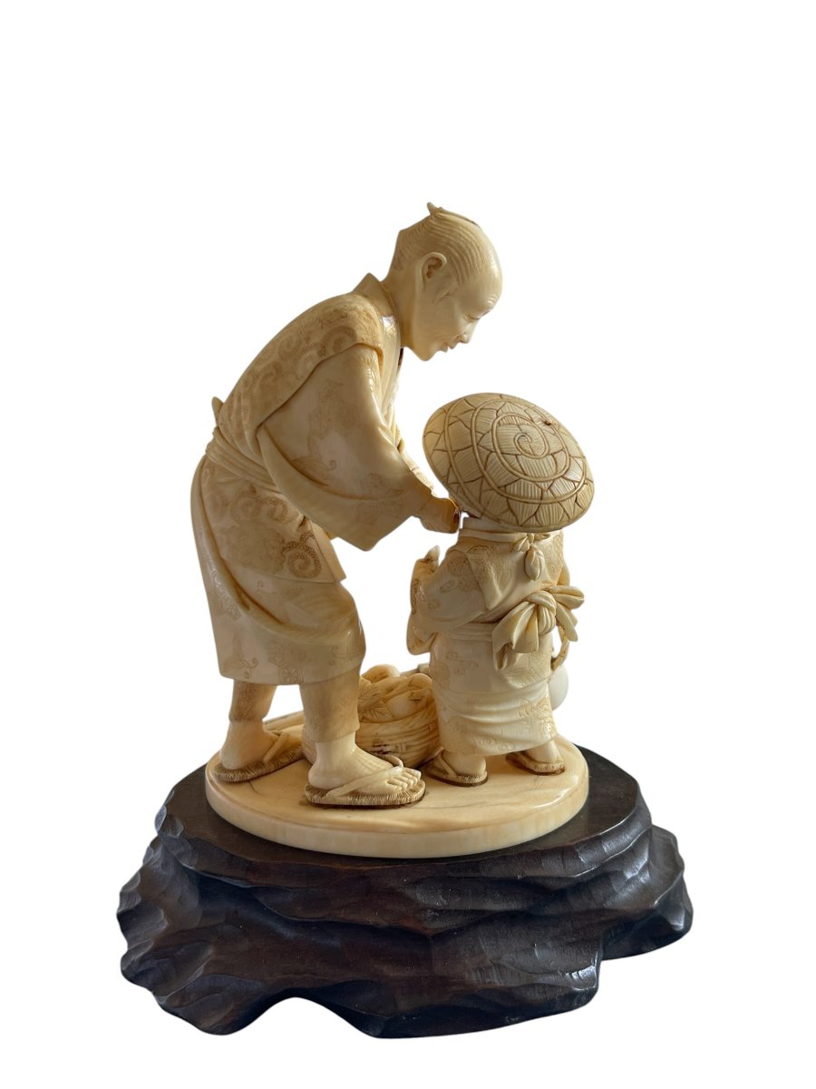 Ivory Sculpture Of A Father And Child, Japanese, Meiji Period-photo-2