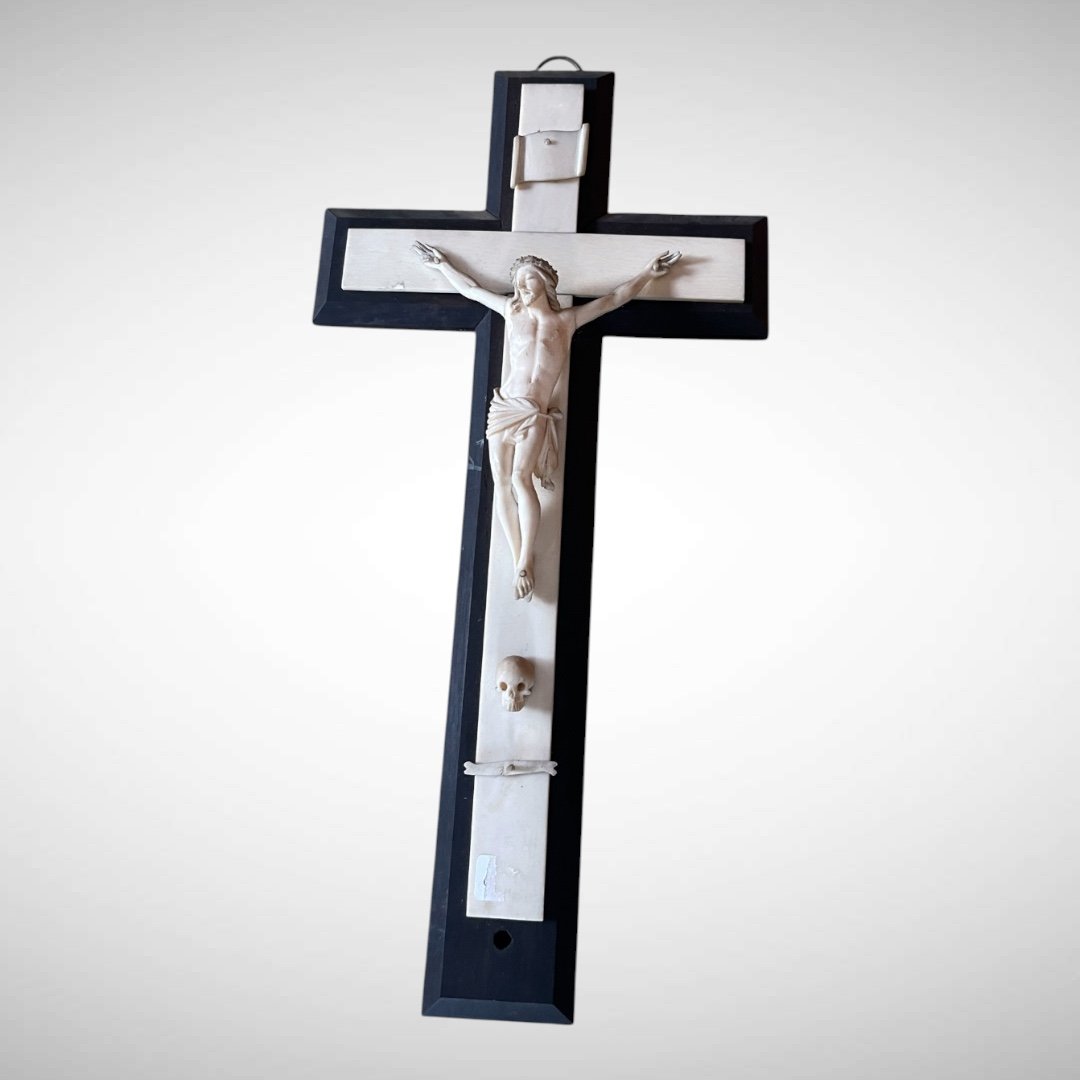 19th-century Ebony And Ivory Crucifix-photo-3