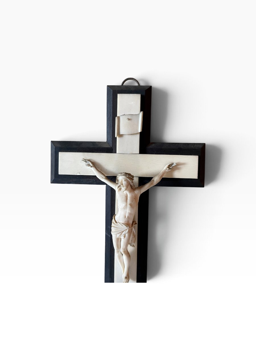 19th-century Ebony And Ivory Crucifix-photo-1