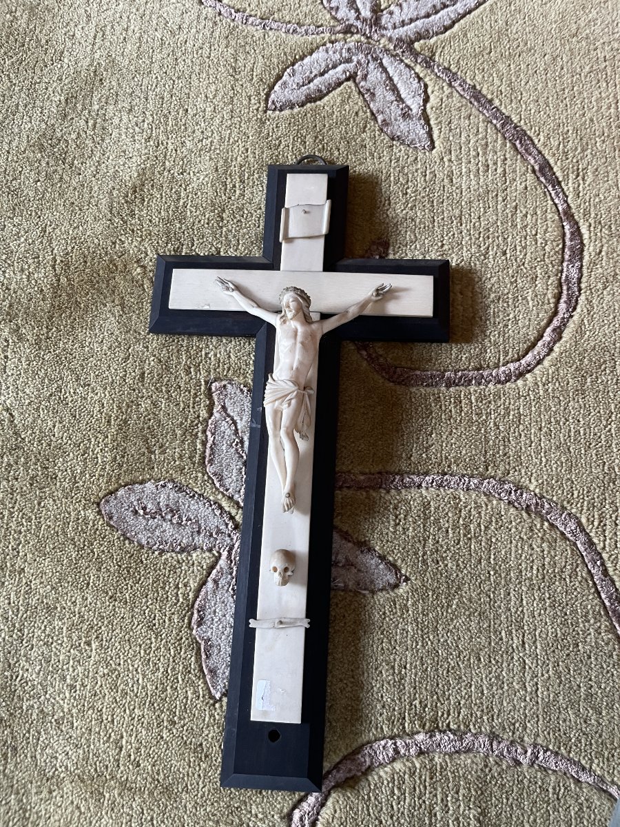 19th-century Ebony And Ivory Crucifix-photo-3